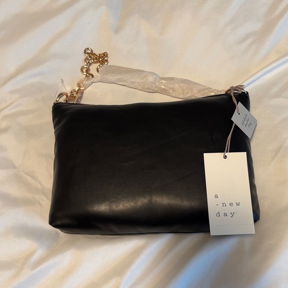 a new day Handbags - Crossbody Bag with Gold Chain Black